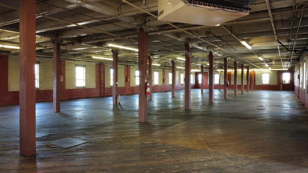 More Photos Of 813 N 4th St, Allentown Warehouse For Lease