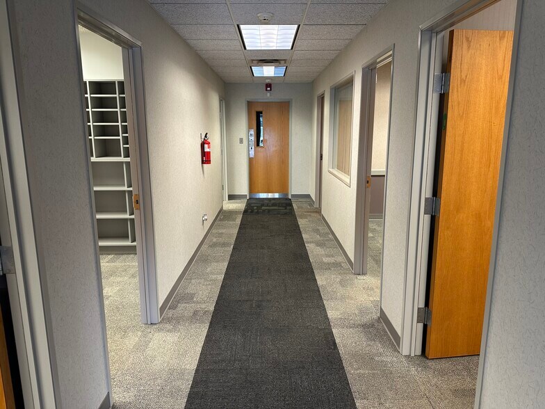More Photos Of 1355 Aberdeen St, Terre Haute Warehouse For Lease