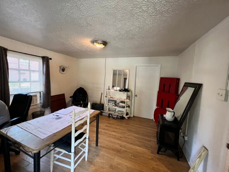 More Photos Of 4518 Gilbert Ave, Columbus Flex For Sale