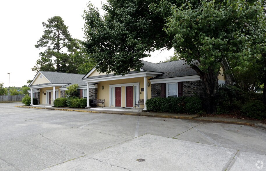 More Photos Of 18 Leinbach Dr, Charleston Office For Lease