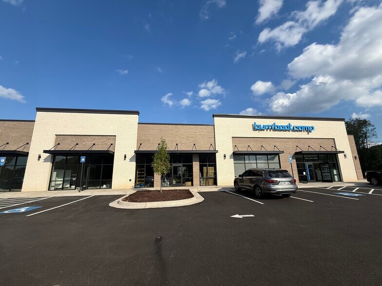 More Photos Of 205 Blue Ridge Pkwy, Dawsonville Storefront For Lease