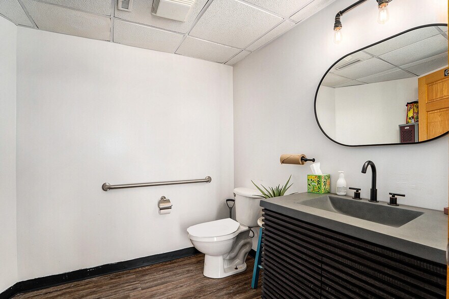 More Photos Of 2259 Porter St SW, Wyoming Freestanding For Sale