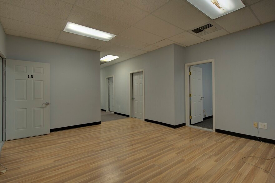 More Photos Of 295 Main St, Weed Office For Sale