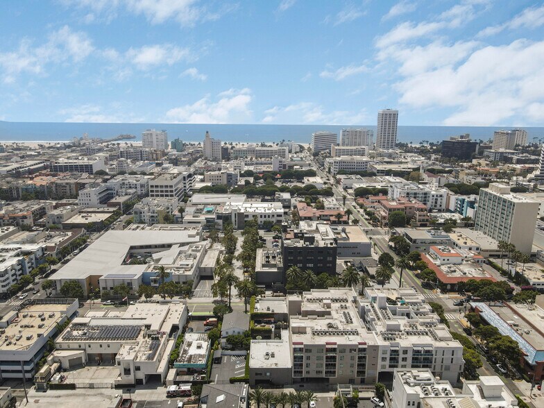 More Photos Of 1321 7th St, Santa Monica Office For Sale