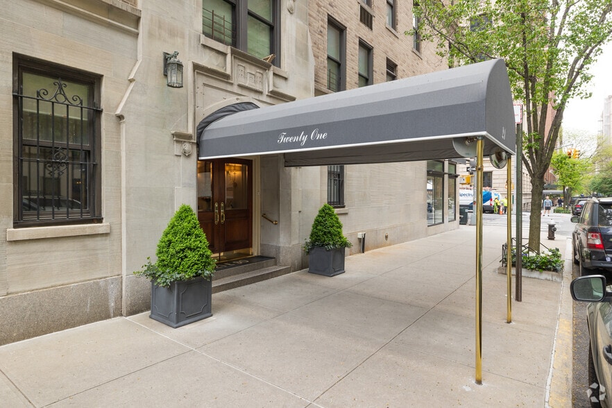 More Photos Of 21 E 90th St, New York Apartments For Sale
