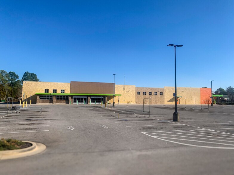 Primary Photo Of 4226 Oakwood Ave NW, Huntsville Supermarket For Lease