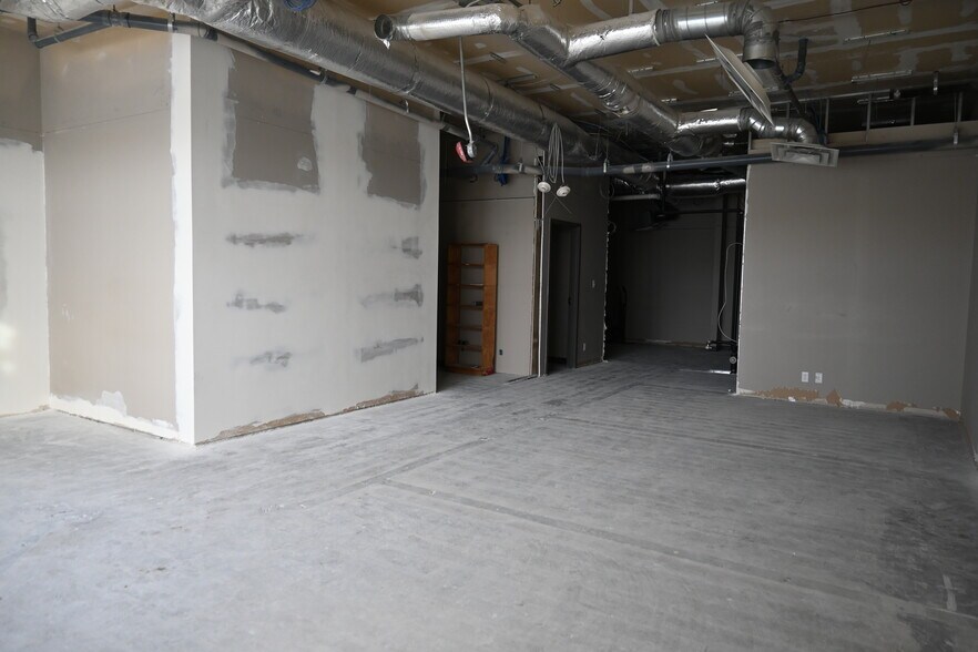 More Photos Of 3215 49 Ave, Red Deer Storefront For Lease