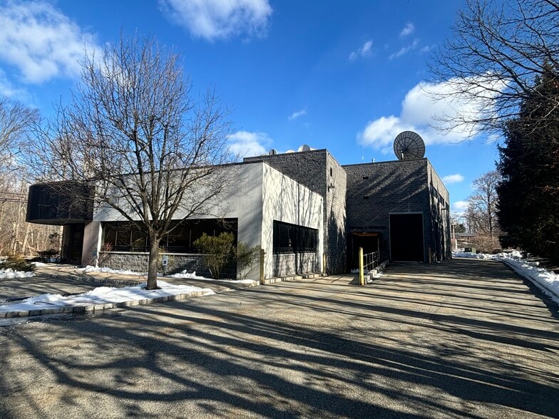 More Photos Of 14 Morris Ave, Mountain Lakes Flex For Sale