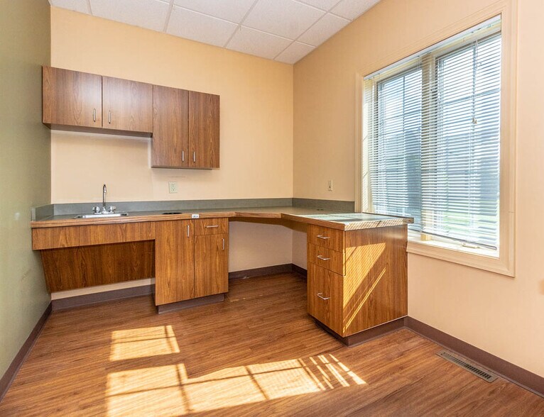 More Photos Of 42 Professional Pky, Lockport Medical For Sale
