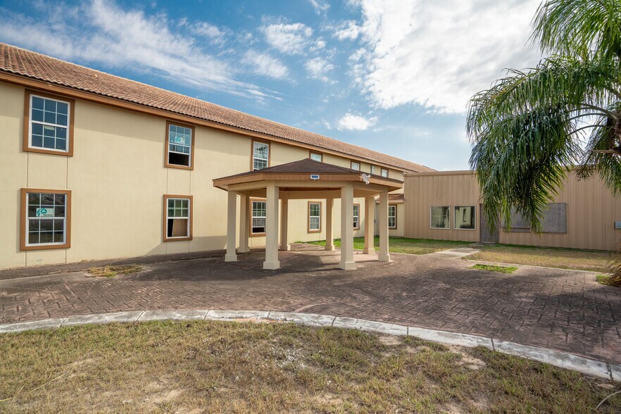 More Photos Of 2301 E Expressway 83, Donna Hotel For Sale