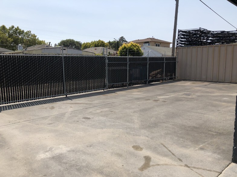 More Photos Of 790-800 S Amphlett Blvd, San Mateo Warehouse For Lease
