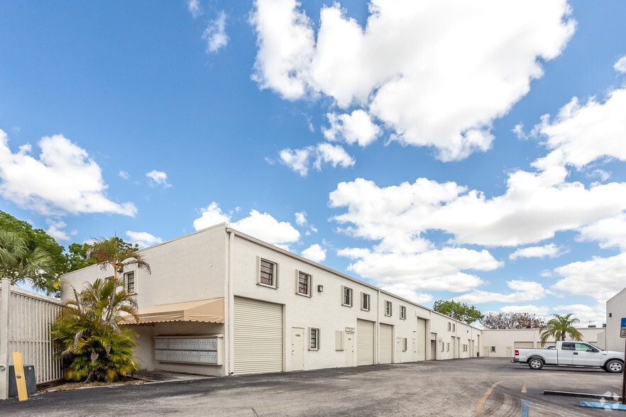 More Photos Of 13957 SW 140th St, Miami Warehouse For Lease