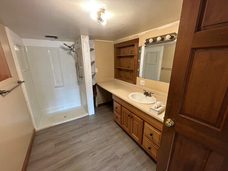 More Photos Of 35 Bath Rd, Brunswick Multifamily For Sale