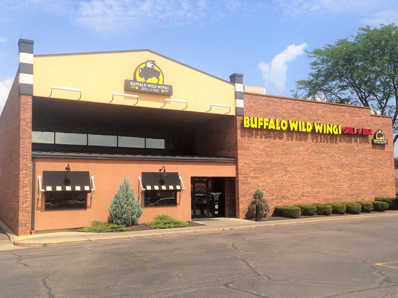 More Photos Of 1185-1259 N Memorial Dr, Lancaster General Retail For Lease