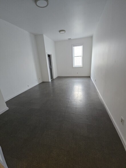 More Photos Of 129 11th St, Brooklyn Manufacturing For Lease