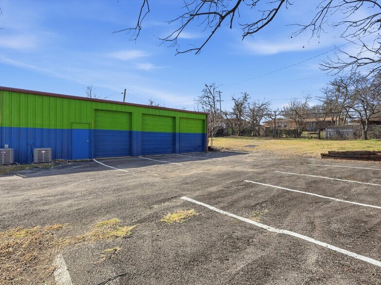 More Photos Of 4208 Benbrook Hwy, Fort Worth Office For Sale