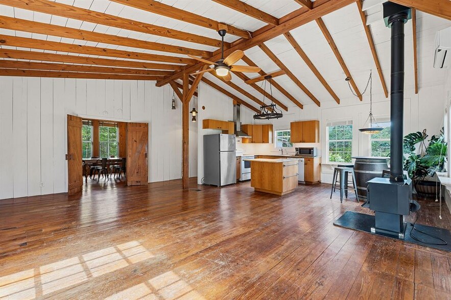 More Photos Of 1770 N Elder Hill Rd, Driftwood Specialty For Sale