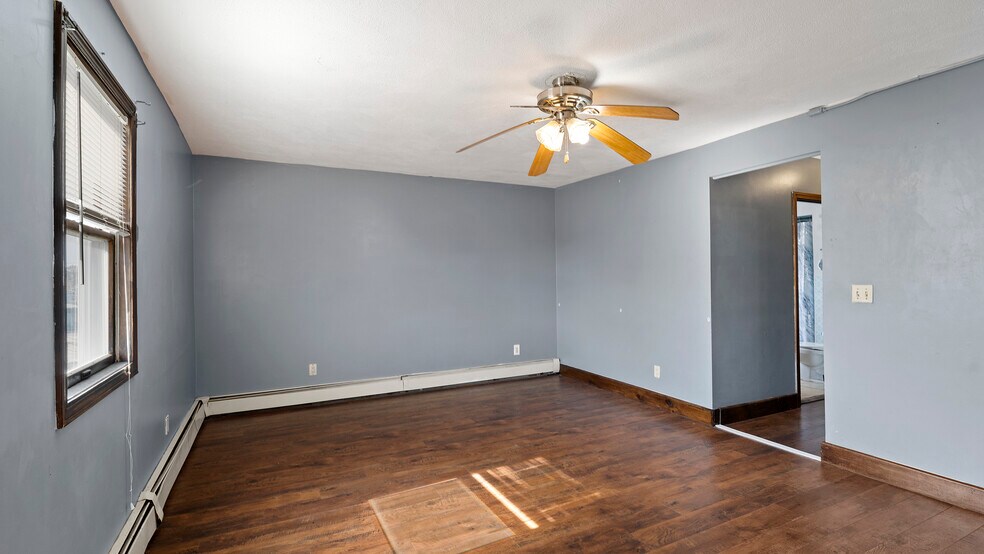 More Photos Of 124 Waterman Ave, East Providence Apartments For Sale
