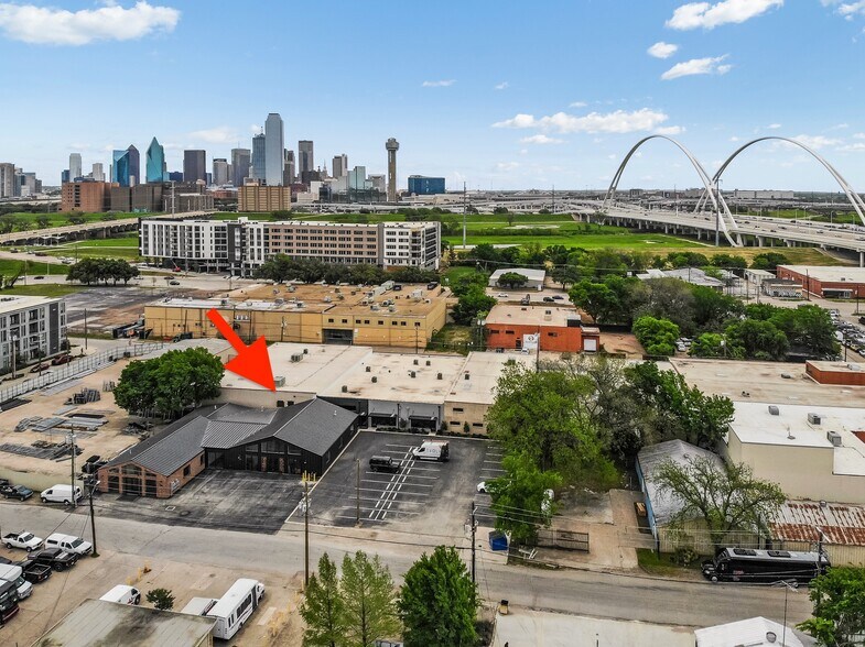 More Photos Of 2330 Langford St, Dallas Storefront For Sale