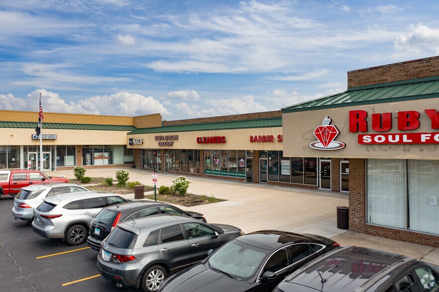 More Photos Of 17501-17559 S Kedzie Ave, Hazel Crest Unknown For Lease