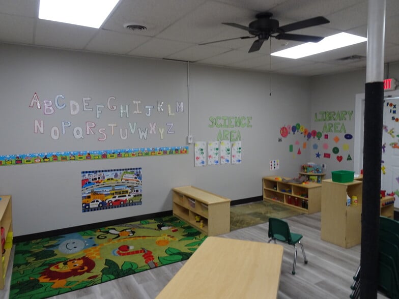 More Photos Of 4223 Cane Run Rd, Louisville Daycare Center For Sale