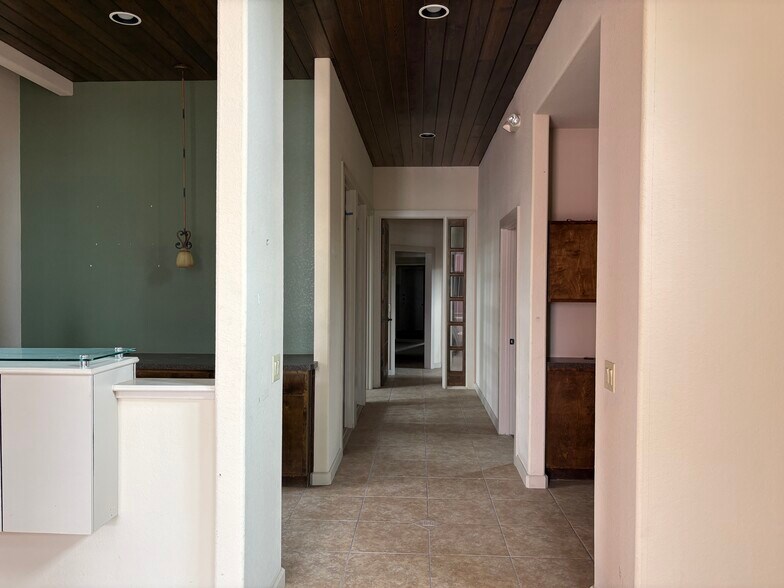 More Photos Of 146 Babcock Rd, San Antonio Office For Sale