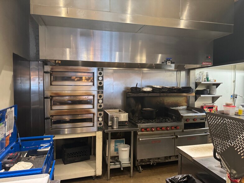 More Photos Of 16 Saint Lawrence Ave, Reno Freestanding For Lease