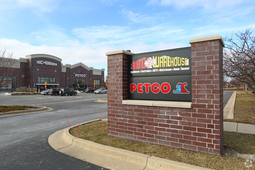 More Photos Of 43435-43465 Ford Rd, Canton Freestanding For Sale