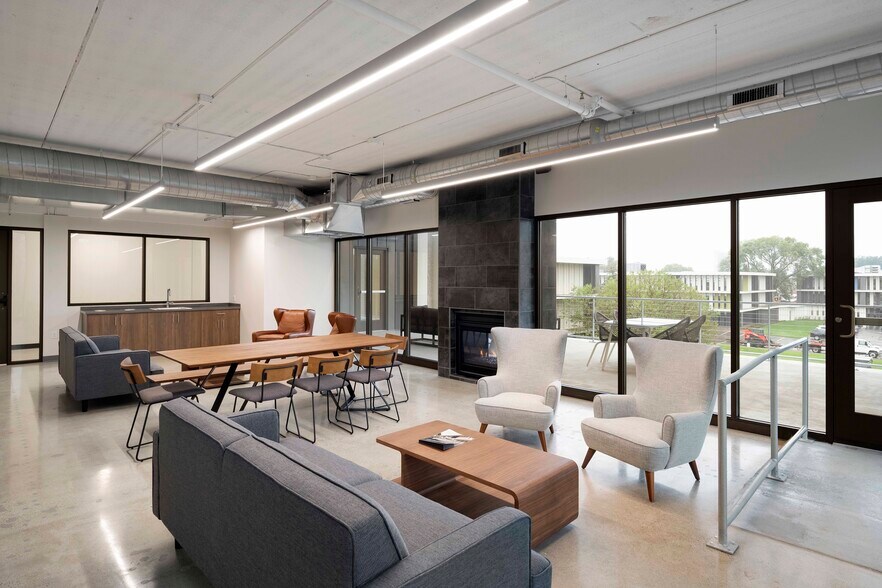 More Photos Of 4550 W 77th St, Edina Office For Lease