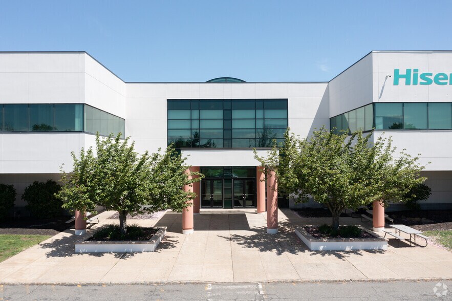 More Photos Of 5000 Hadley Rd, South Plainfield Office For Lease