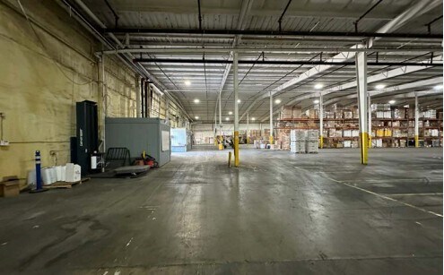 More Photos Of 15401 Industrial Dr, Schoolcraft Warehouse For Lease