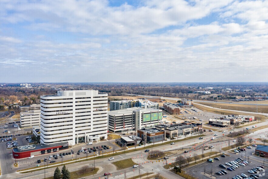 More Photos Of 888 W Big Beaver Rd, Troy Office For Sale
