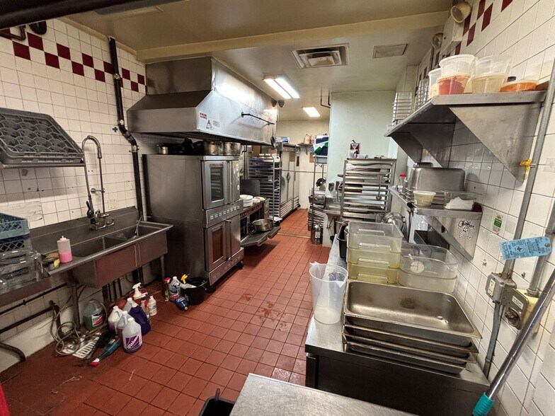 More Photos Of 1045 Union St, Brooklyn Apartments For Lease