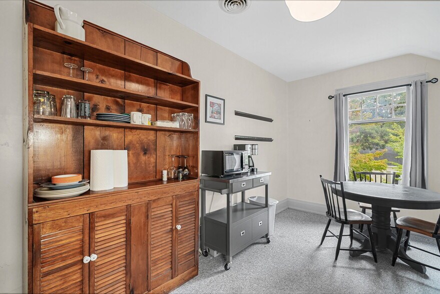 More Photos Of 530 S Union St, Traverse City Medical For Sale