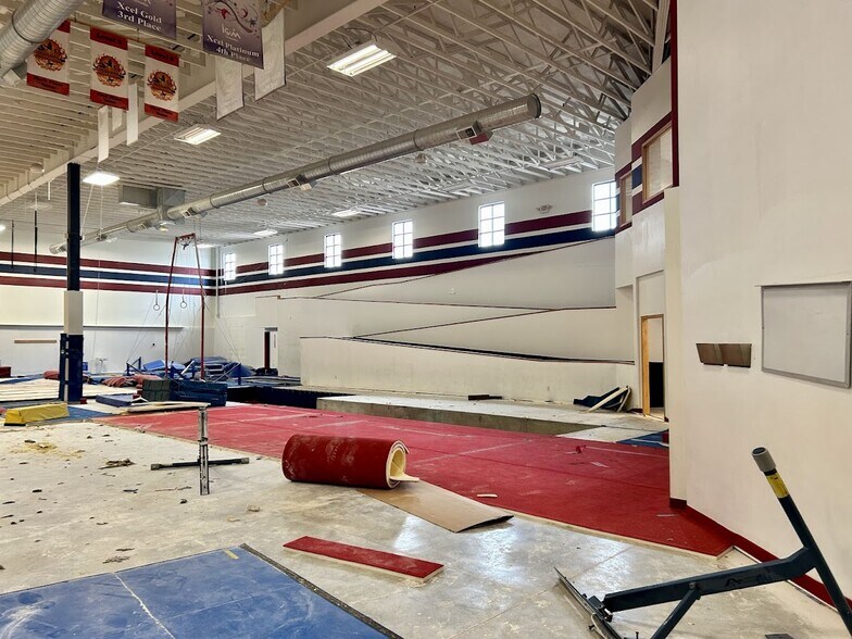 More Photos Of 2440 Clare Ln Ne, Rochester Flex For Sale