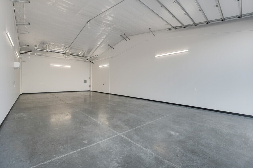 More Photos Of 300 Wellhouse Loop, Richland Self Storage For Lease