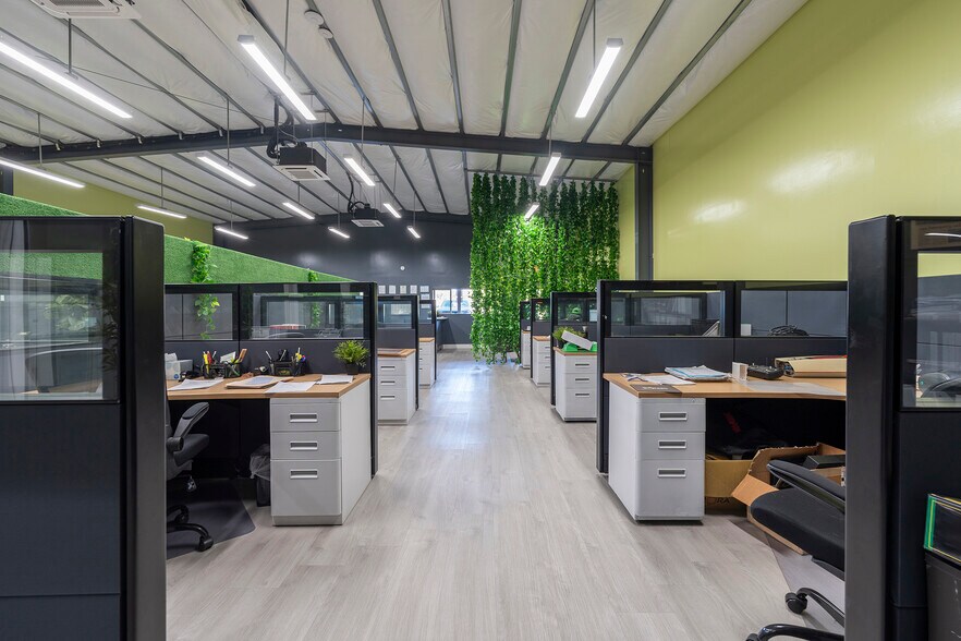 More Photos Of 2075 N Twin Oaks Valley Rd, San Marcos Garden Center For Lease