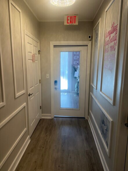 More Photos Of 5807 Argerian Dr, Wesley Chapel Office For Lease