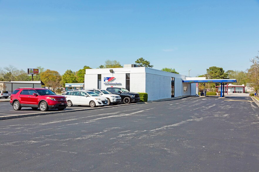 More Photos Of 2445 Onslow Dr, Jacksonville Bank For Sale