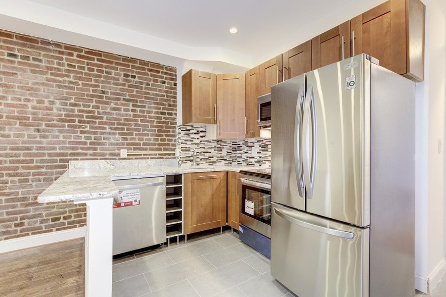 More Photos Of 335 H St NE, Washington Multifamily For Sale