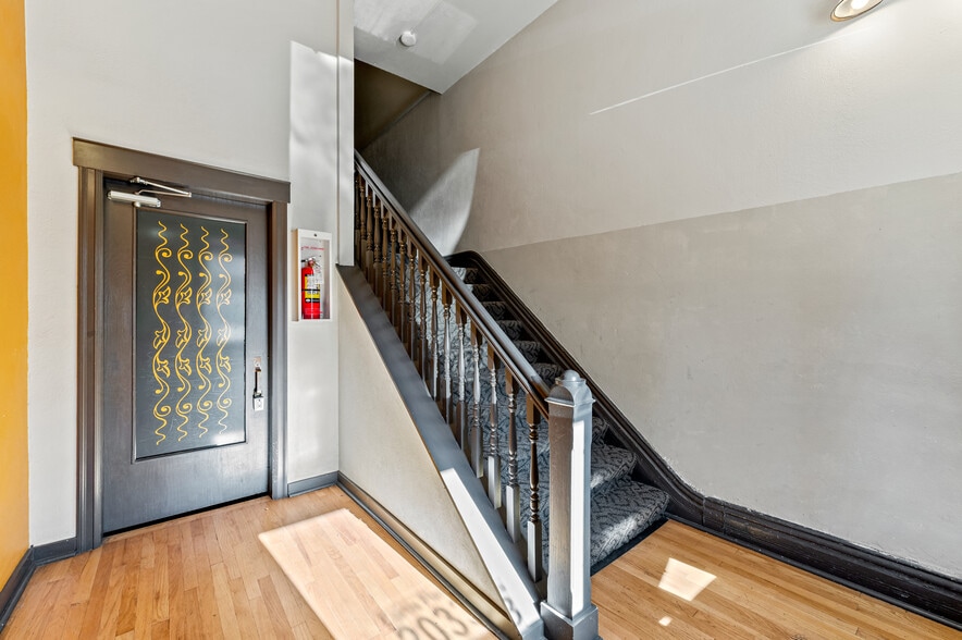 More Photos Of 2031-2033 Curtis St, Denver Apartments For Lease