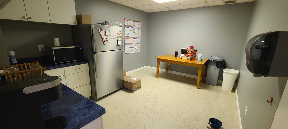 More Photos Of 310 N 21st St, Purcellville Manufacturing For Lease