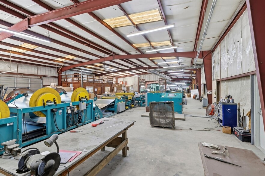 More Photos Of 4711 Capital Cir SW, Tallahassee Warehouse For Sale