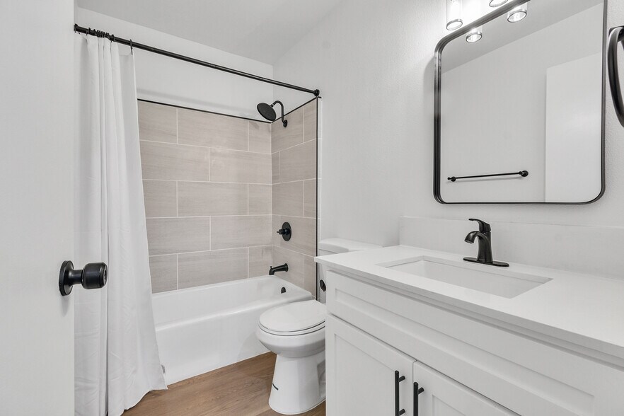 More Photos Of 625 Orizaba Ave, Long Beach Apartments For Sale