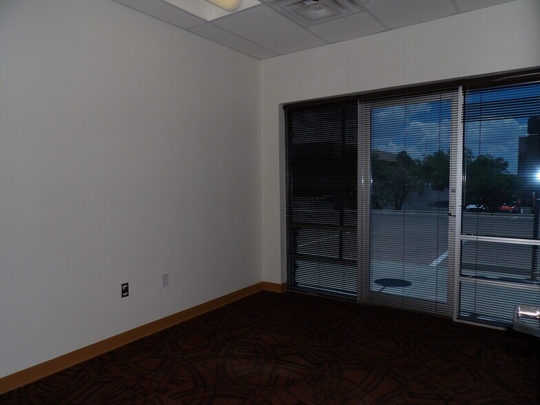 More Photos Of 11500 Pellicano Dr, El Paso Showroom For Lease