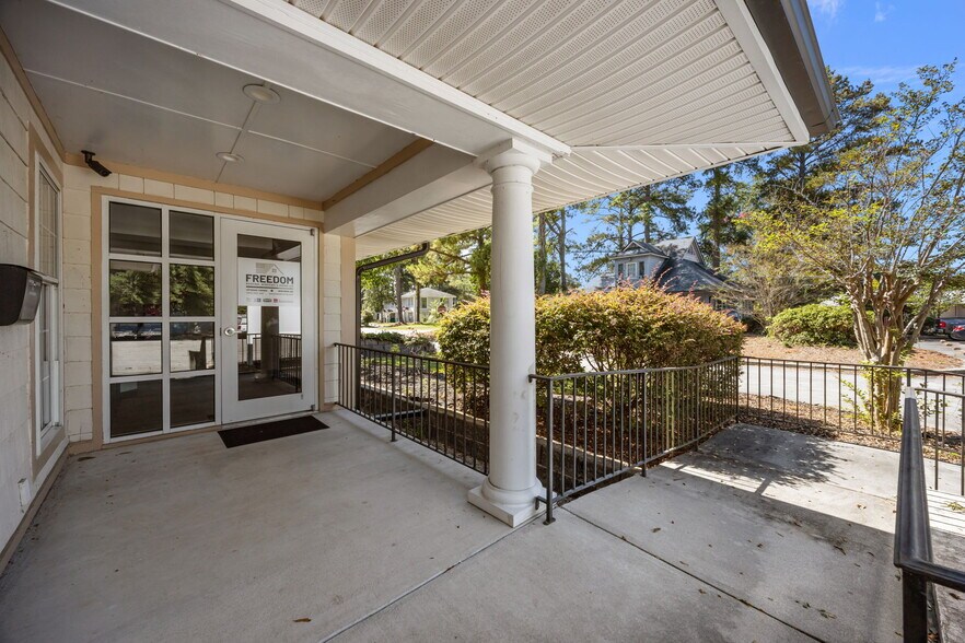 More Photos Of 44 Shoreline Dr, New Bern Medical For Sale