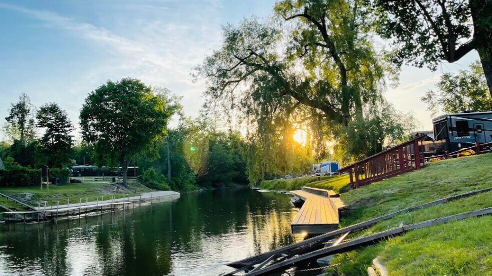 More Photos Of 334 S Melita Rd, Sterling Trailer Camper Park For Sale