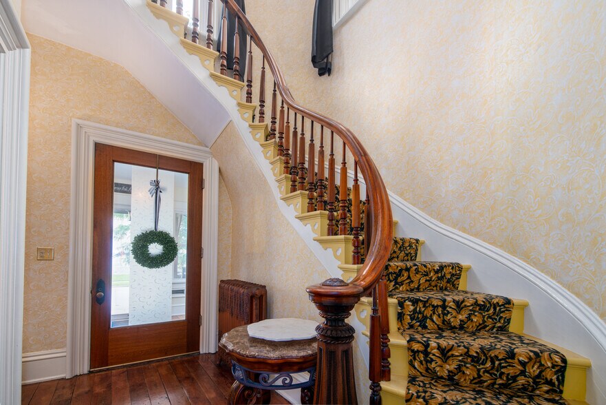 More Photos Of 143 Church Ave, Oshkosh Hospitality For Sale