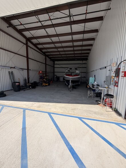 More Photos Of 43250 Sunburst St, Indio Showroom For Sale