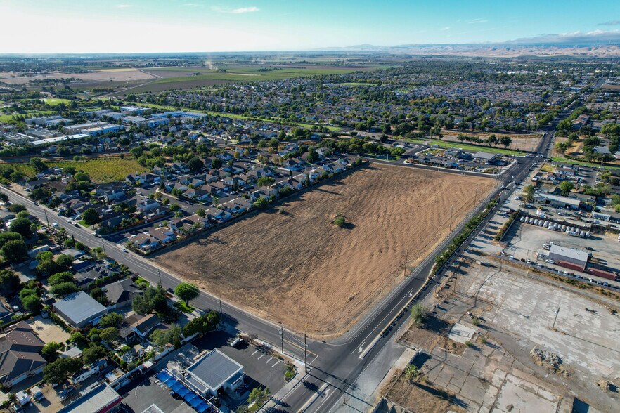 More Photos Of Brentwood Blvd., Brentwood Land For Sale